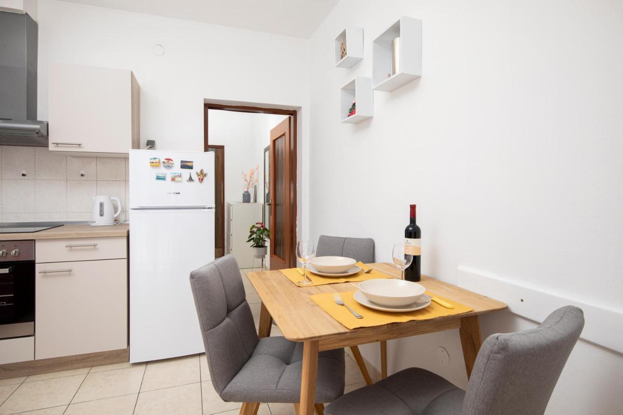 Sunny Apartment Valbandon Fažana Eksteriør bilde