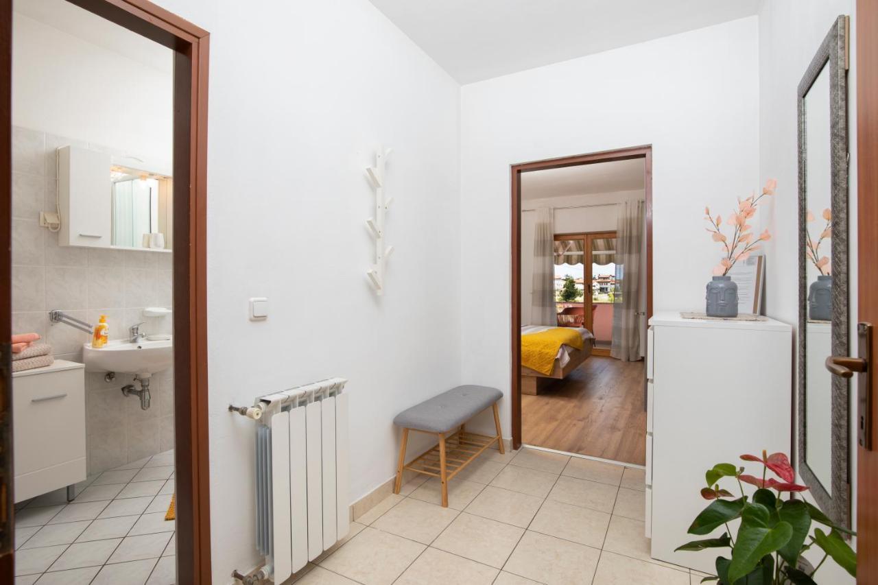 Sunny Apartment Valbandon Fažana Eksteriør bilde