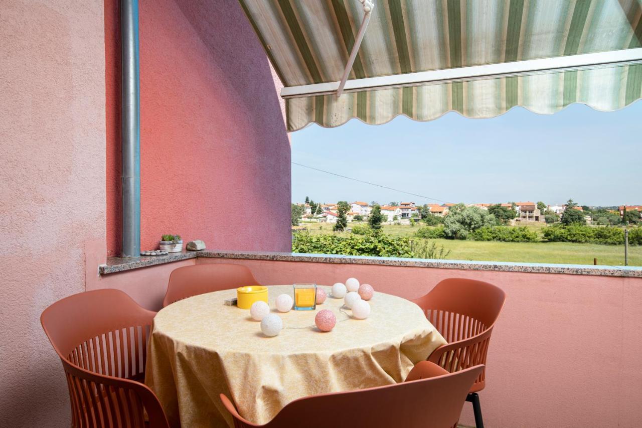 Sunny Apartment Valbandon Fažana Eksteriør bilde