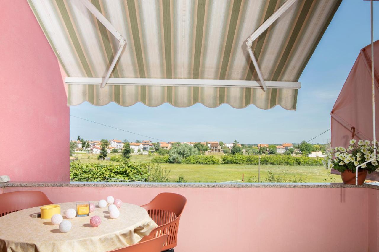 Sunny Apartment Valbandon Fažana Eksteriør bilde
