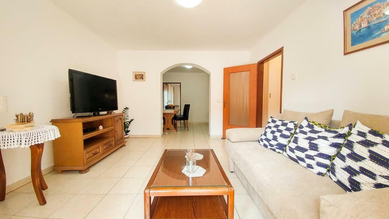 Sunny Apartment Valbandon Fažana Eksteriør bilde