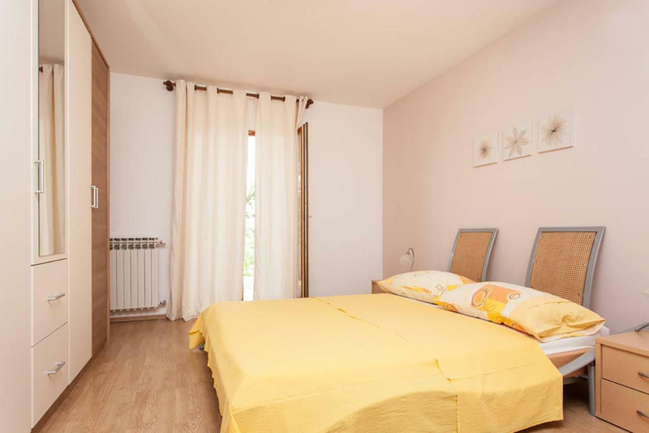 Sunny Apartment Valbandon Fažana Eksteriør bilde